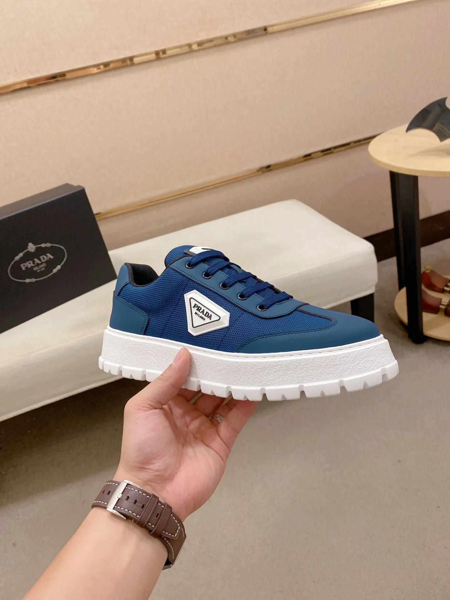 Men's men's shoes💰: 440💰[Prada～Prada] Trendy new styles are on the market. Same style as the official website. Counter quality. Original version. [Strong] [Strong] Imported selected first-layer cowhide. Comfortable and breathable sheepskin lining, fine workmanship, upper layer made of 100% pure cowhide, original last shape, comfortable on the feet, shoe sizes 38 to 44